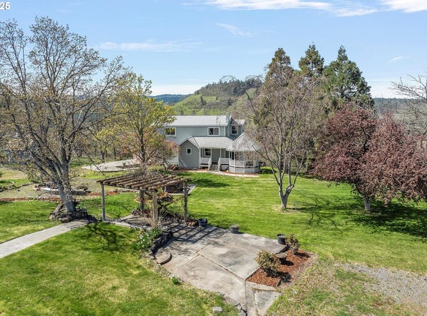 1805 CARROLL Rd, Mosier, OR 97040