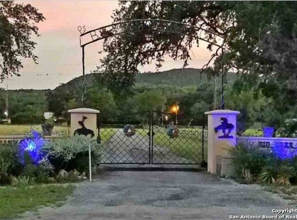 19967 Hwy 127, ConCan, TX 78838