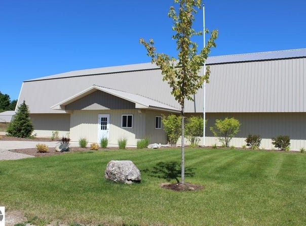 6945 Windjammer Avenue, Kewadin, MI 49648