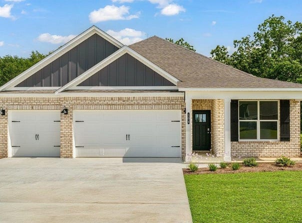 109 Creekridge Street, HEADLAND, AL 36345