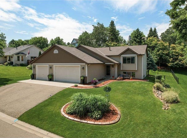 18833 Elgin Avenue, Farmington, MN 55024