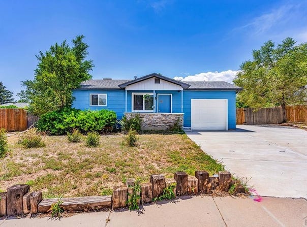 5 Bridgeport Circle, Pueblo, CO 81003