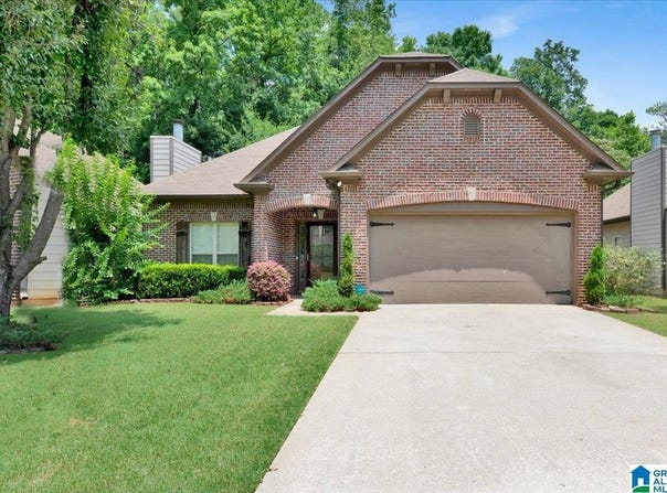 1131 EAGLE DRIVE, MAYLENE, AL 35114