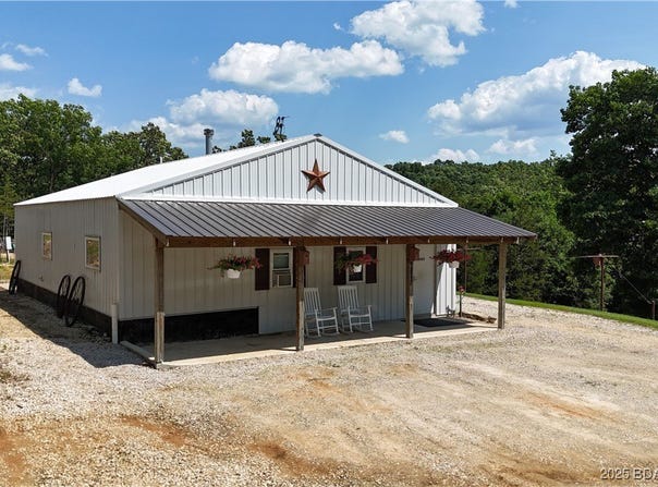 18997 Mystical Lane, Versailles, MO 65084
