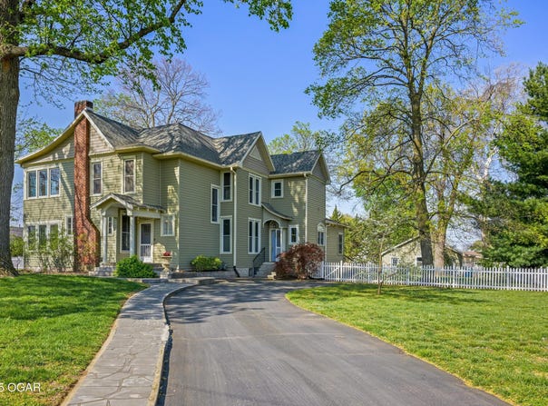 1349 S Main Street, Carthage, MO 64836
