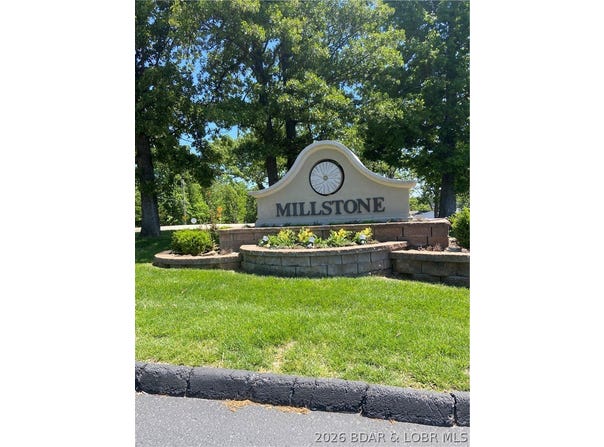 18130 Millstone Cove Road, Versailles, MO 65037