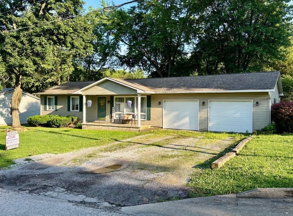 301 E. Pine Street, Albion, IL 62806