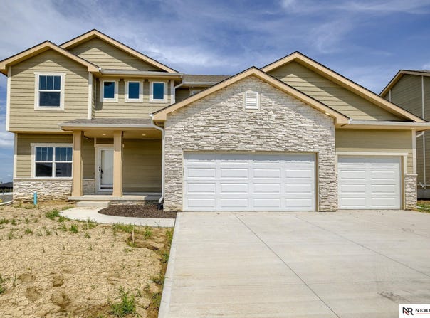 11707 S 123rd Avenue, Papillion, NE 68046
