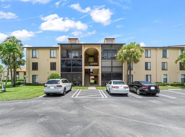 811 Sky Pine Way, Greenacres, FL 33415