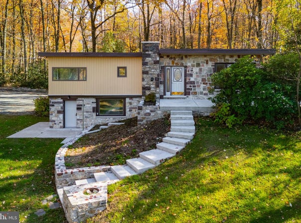 3211 PRICETOWN Road, FLEETWOOD, PA 19522