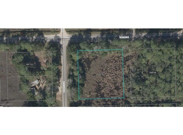 1st Avenue SE, Steinhatchee, FL 32359