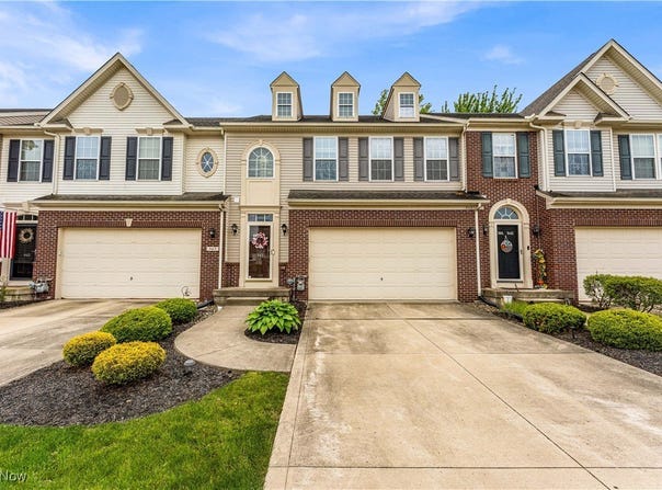 943 Tradewinds Cove, OH 44077
