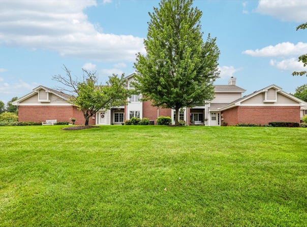 9079 Westlake Dr, Greendale, WI 53129