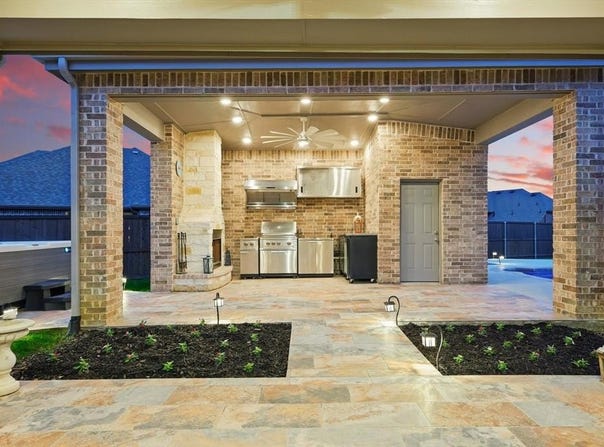 9800 Pikes Peak Place, Oak Point, TX 75068