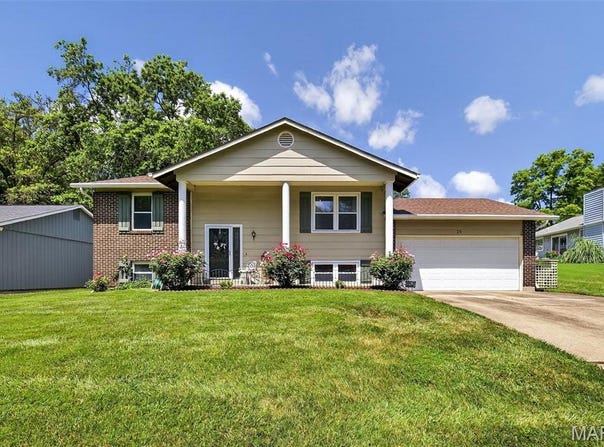 25 Universal Drive, St Peters, MO 63376