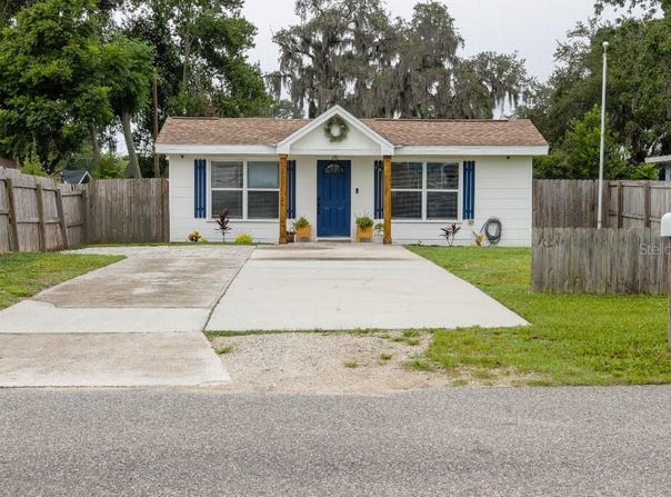 135 CARROLL STREET, CLERMONT, FL 34711