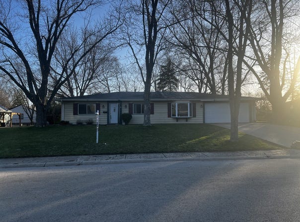 4 Circle Court, Montgomery, IL 60538
