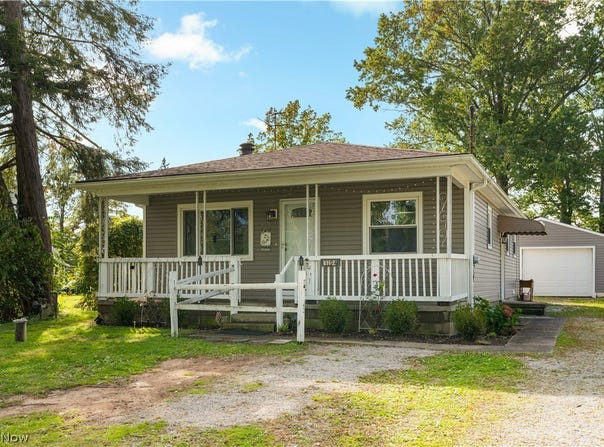 3194 S Bender Avenue, Akron, OH 44319