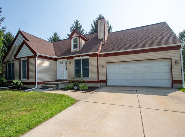 399 Conestoga Drive, Chesterton, IN 46304