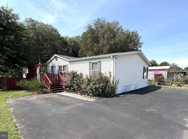 140 PATUXENT MOBILE Estates, LOTHIAN, MD 20711