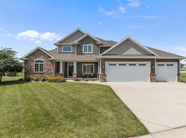1106 BOBBY Court, APPLETON, WI 54915