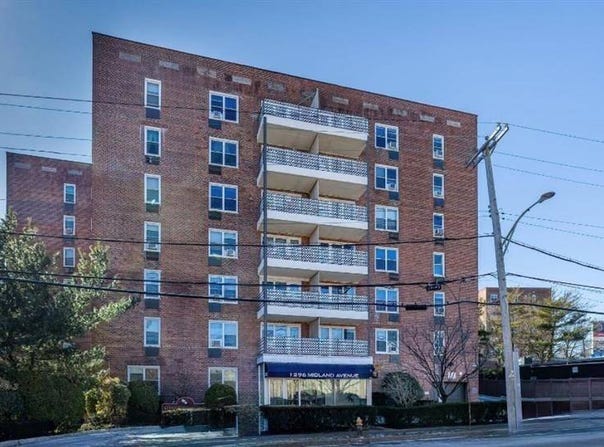 1296 Midland Ave, Yonkers, NY 10704