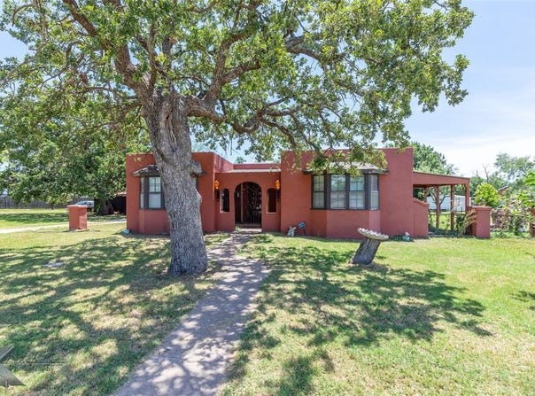 817 Tanglewood Drive, Clyde, TX 79510