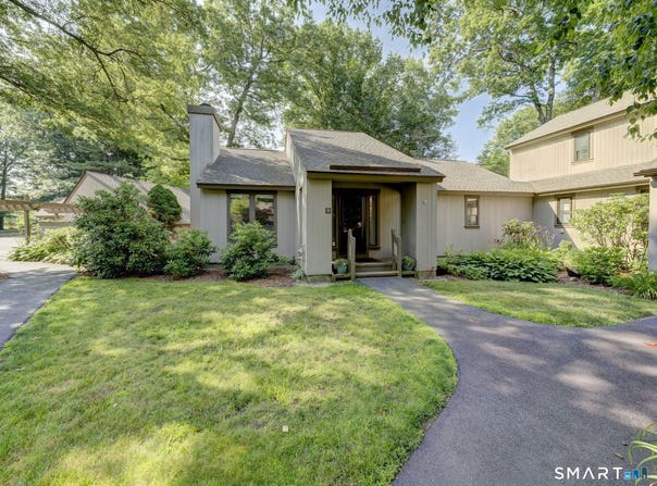 9 Byron Drive, Avon, CT 06001