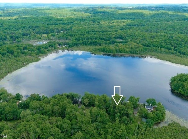 26 W Lakeside Ln, Hampton Twp., NJ 07860-6909