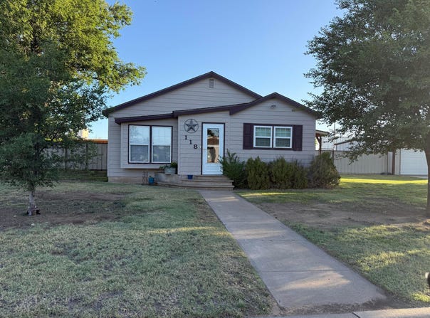 118 W 5th Street, Sunray, TX 79029