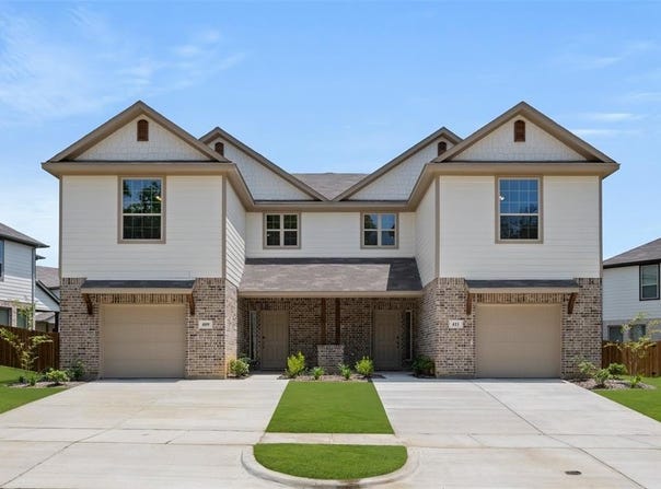 409-411 Saddle Lane, Denton, TX 76205