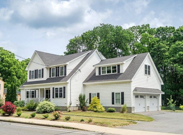 38 Concord Rd, Billerica, MA 01821