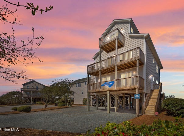 113 Anchor Drive, Surf City, NC 28445