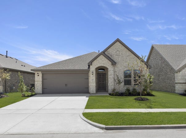 215 Van Horn Drive, Terrell, TX 75160