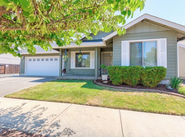 367 SW Wagner Meadows Drive, Grants Pass, OR 97526
