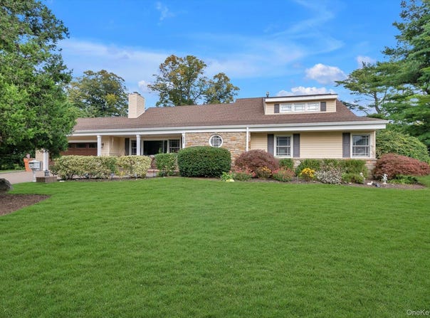 1361 Boxwood Drive E, Hewlett Harbor, NY 11557