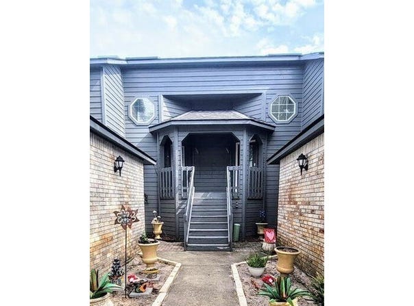 210 Oak Bay Street, Rockport, TX 78382