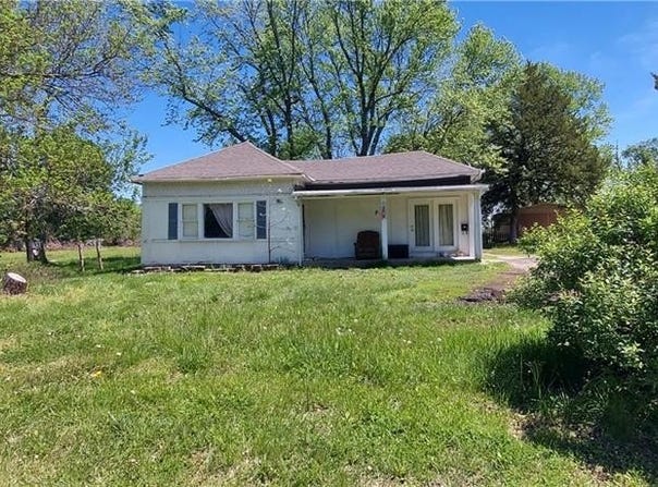 329 S Center Street, Gardner, KS 66030