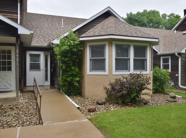 2419 S Center Ave, Sioux Falls, SD 57105