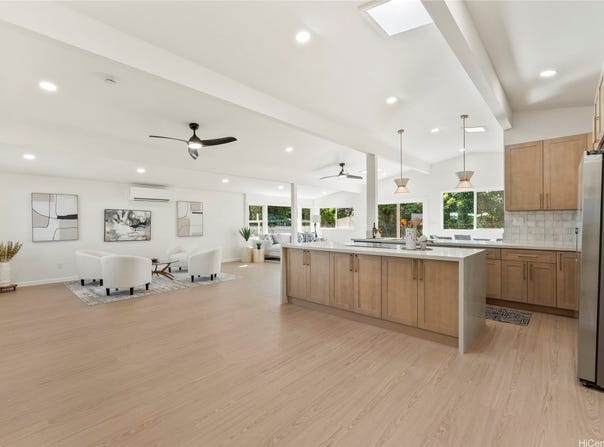 2076 Aaniu Loop, Pearl City, HI 96782