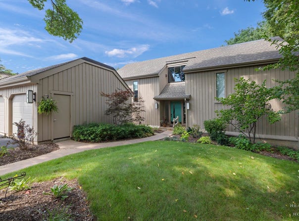 70 Cedar Ridge, Lake Barrington, IL 60010