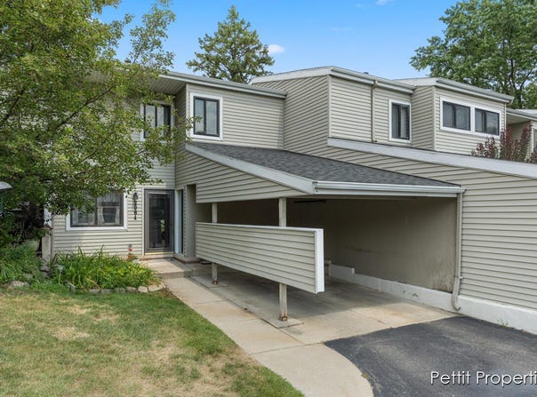 2984 Chapshire Drive SE, Grand Rapids, MI 49546