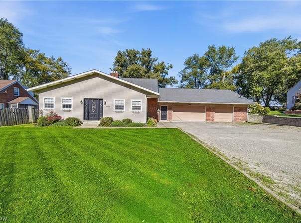 6499 Navarre Road SW, Navarre, OH 44662