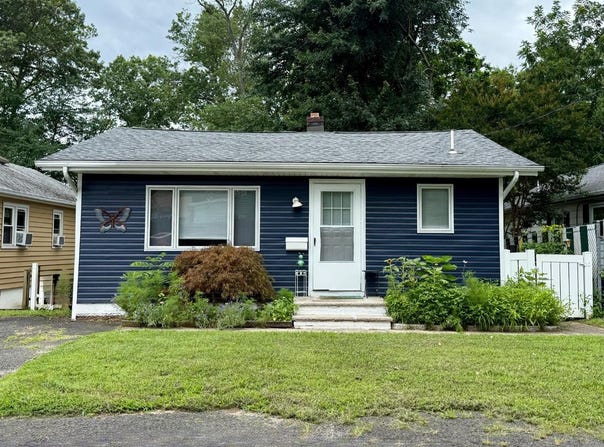 13 Middlesex Boulevard, Old Bridge, NJ 07735
