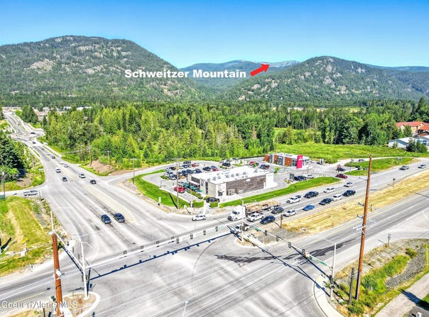 477100 US-95, Ponderay, ID 83852
