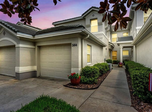 564 GRASSLANDS VILLAGE Circle, LAKELAND, FL 33803