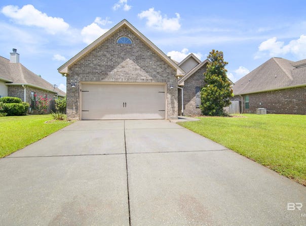 1077 Crown Walk Drive, Foley, AL 36535