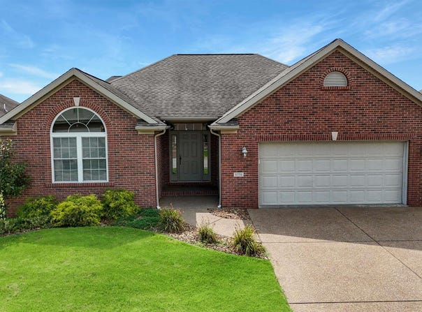 5731 Waterstone Drive, Newburgh, IN 47630