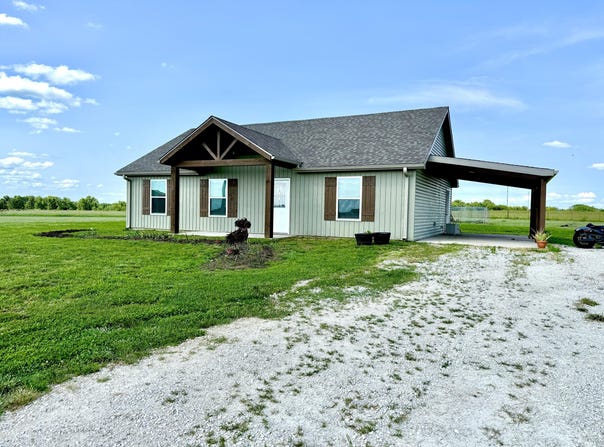 13447 E 1424 Road, Stockton, MO 65785