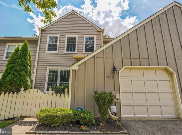 250 TULIP TREE CT, BLUE BELL, PA 19422